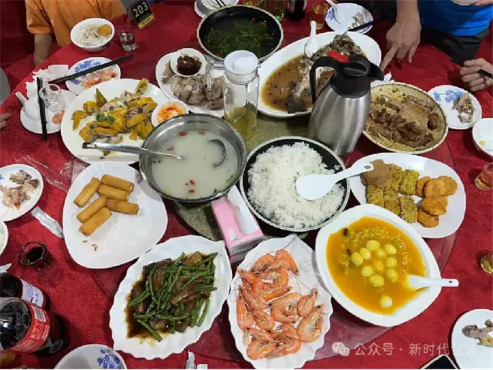 Gathering Strength and Walking to the Sun-Zhaoqing Tour of ( (6)