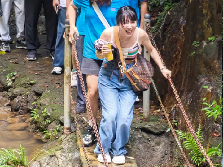 Gathering Strength and Walking to the Sun-Zhaoqing Tour of ( (8)