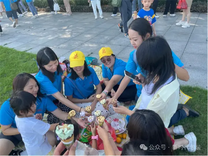 Gathering Strength and Walking to the Sun-Zhaoqing Tour of ( (11)